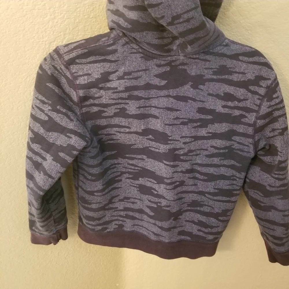 Children's Place navy blue camo sherpa lined zip up hoodie sweatshirt Size M 7/8